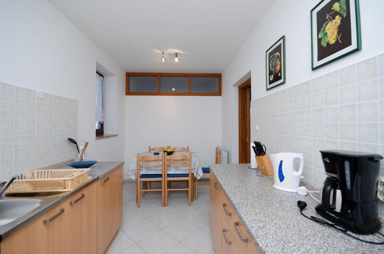 Apartments Slavica Rabac Exterior photo